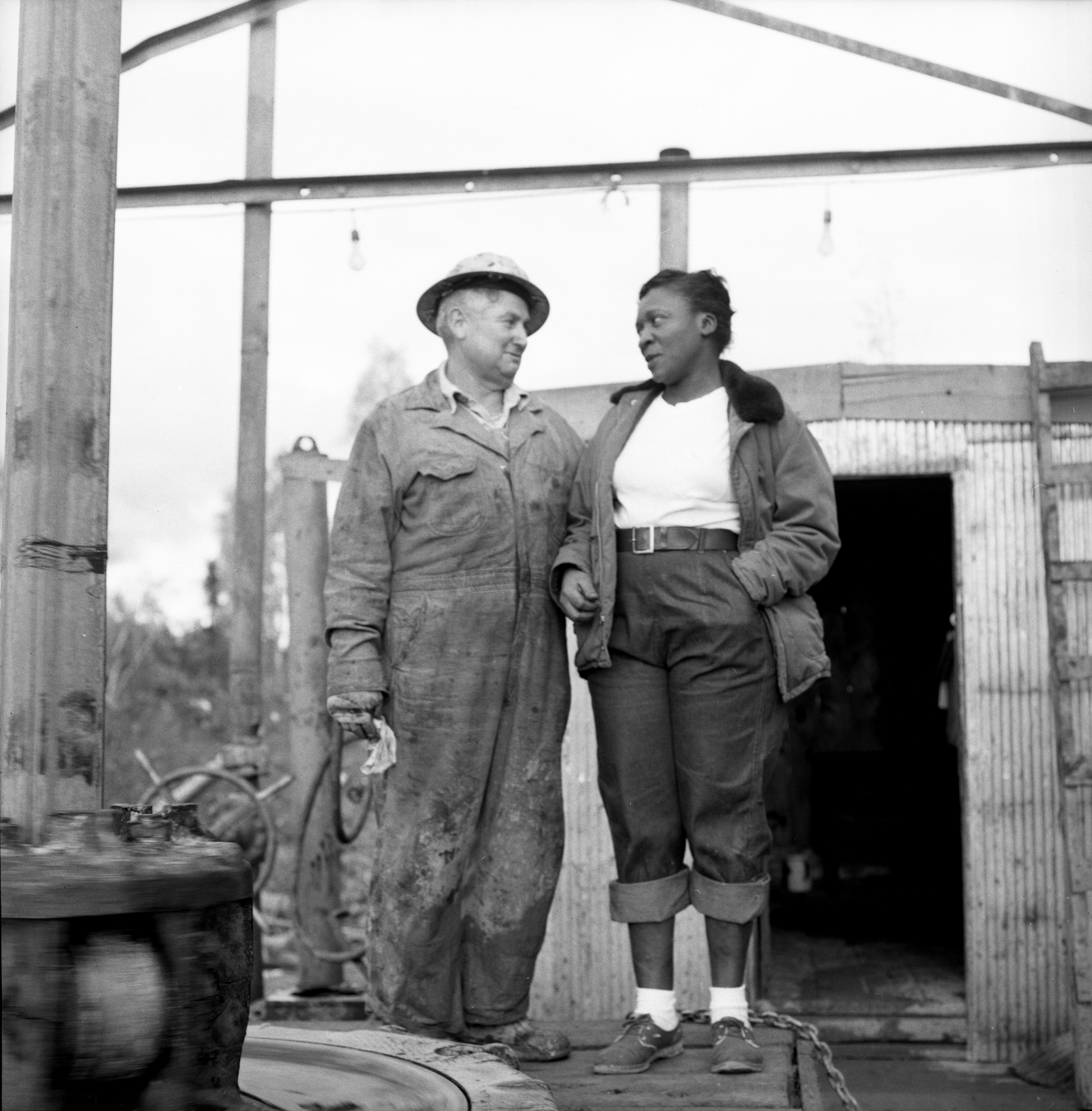 Houston Oil. Cook and Tucker, Houston, 1954