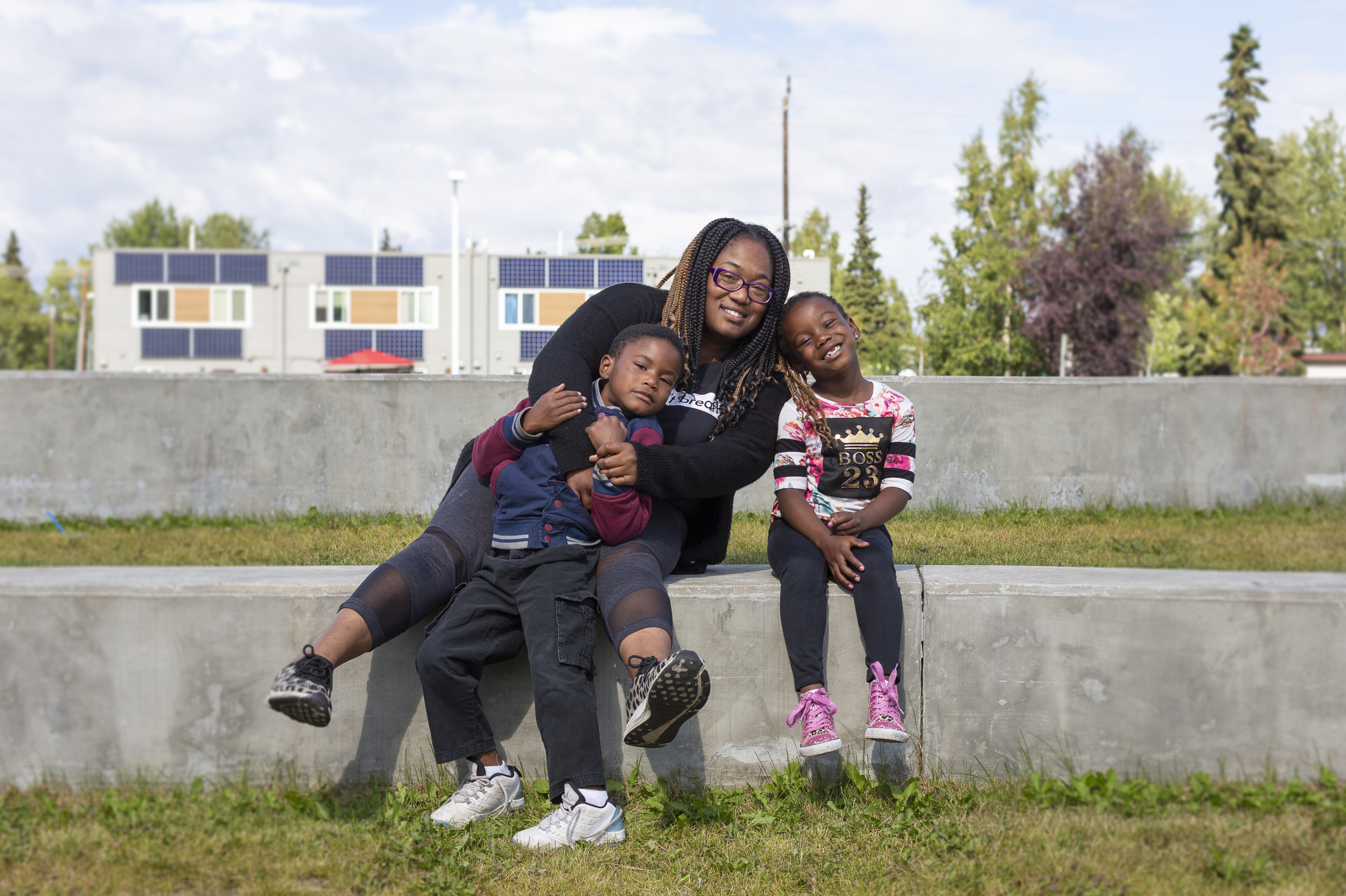Jasmin Smith with her children, Elohim and Akaiya, 2020